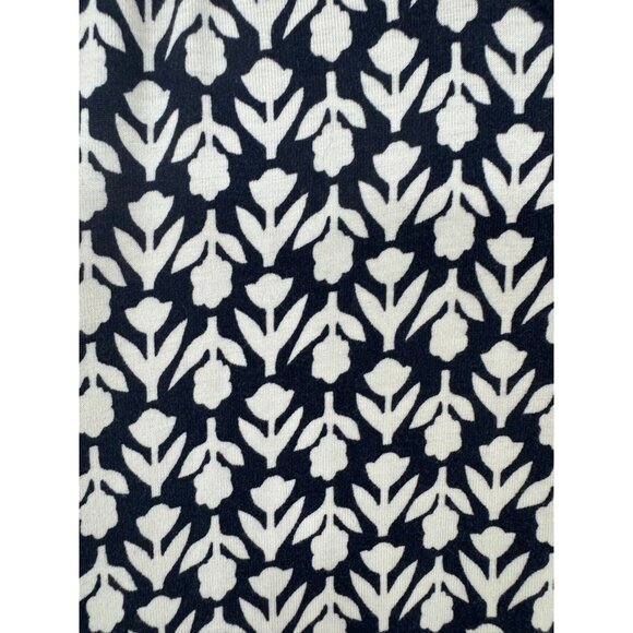 Elegant Blue and White Patterned Dress - Picture 10 of 13